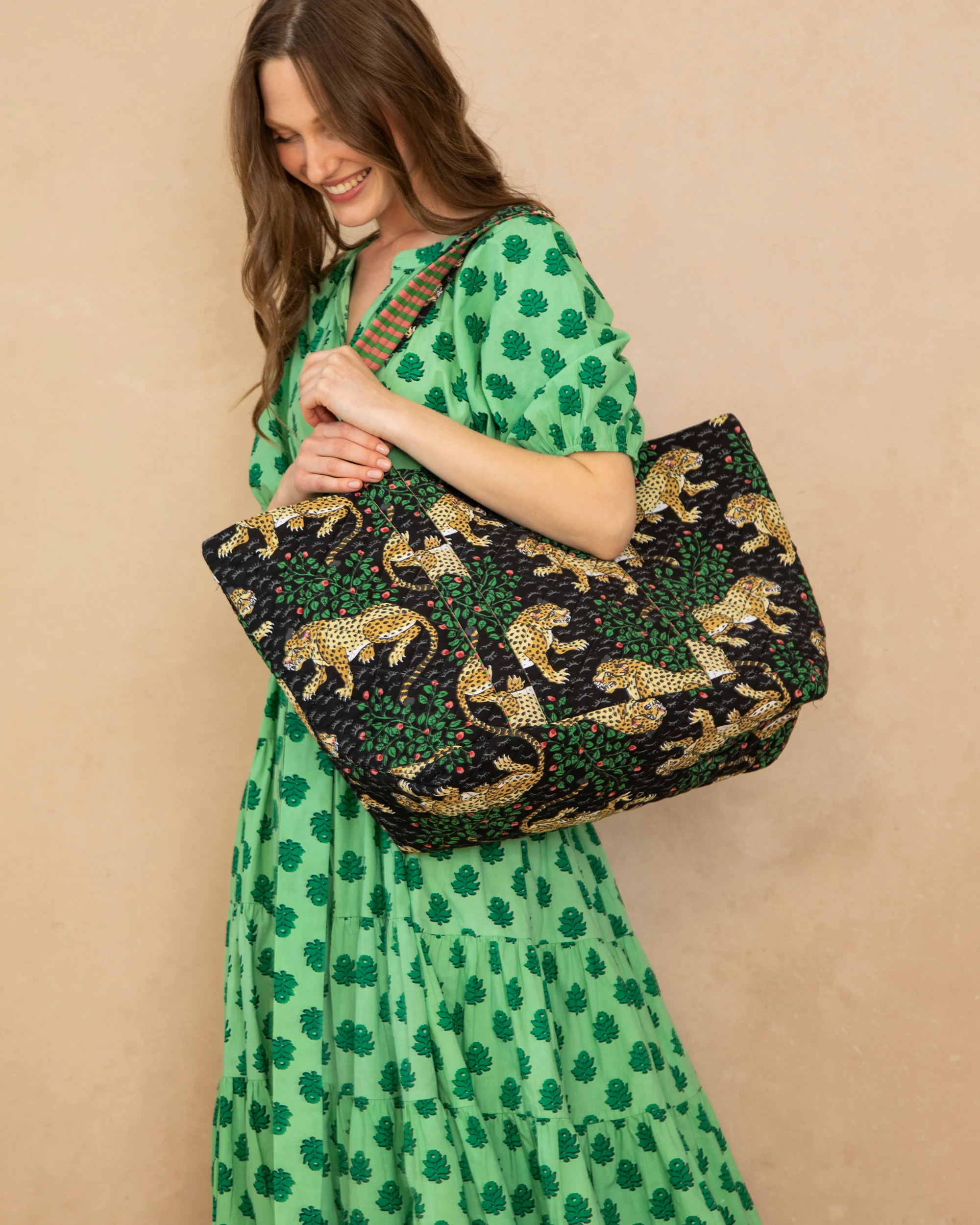 Bagheera - Weekend Bag with Pouch - Ink - Image 4