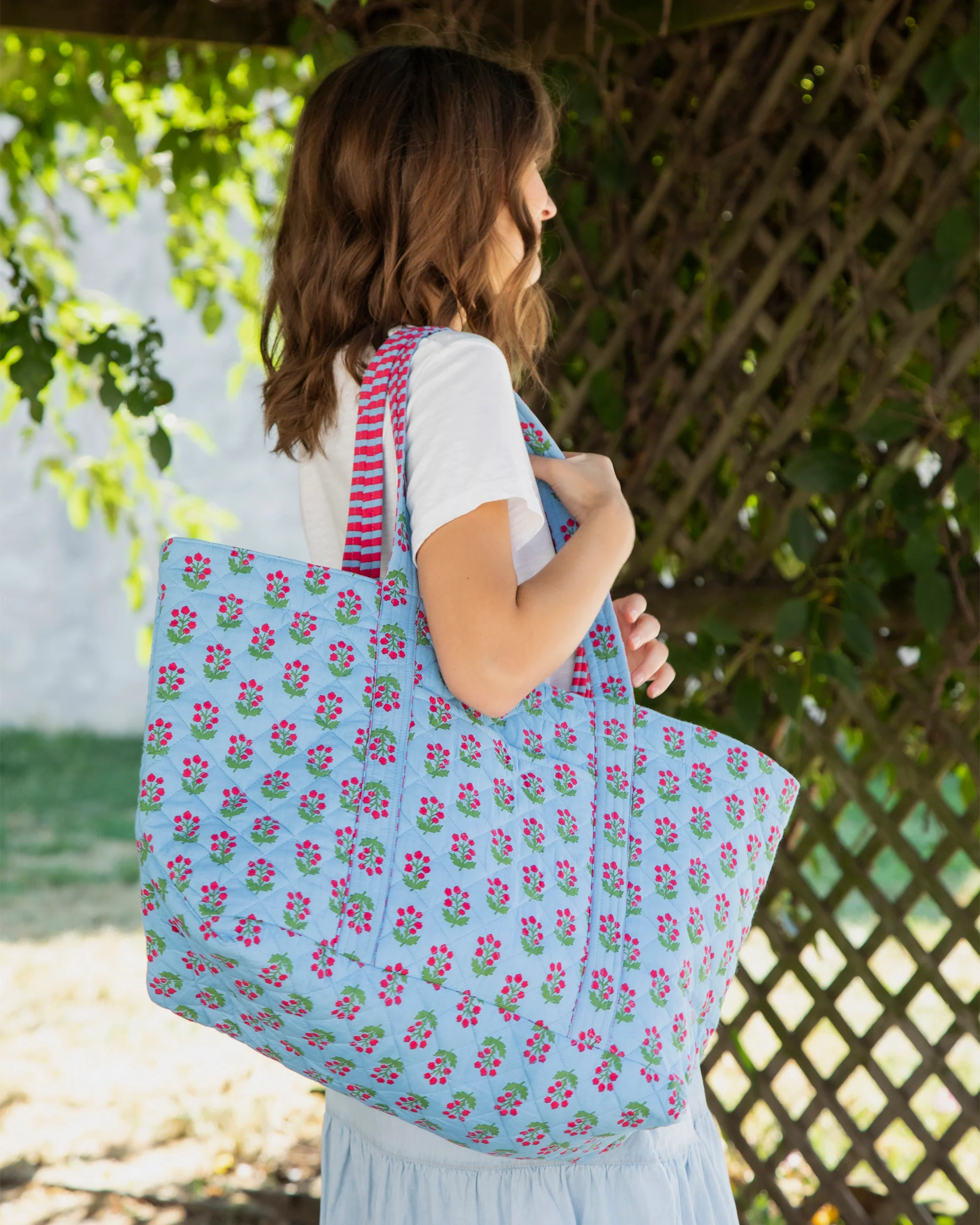 In Bloom - Weekend Bag with Pouch - Denim - Image 4