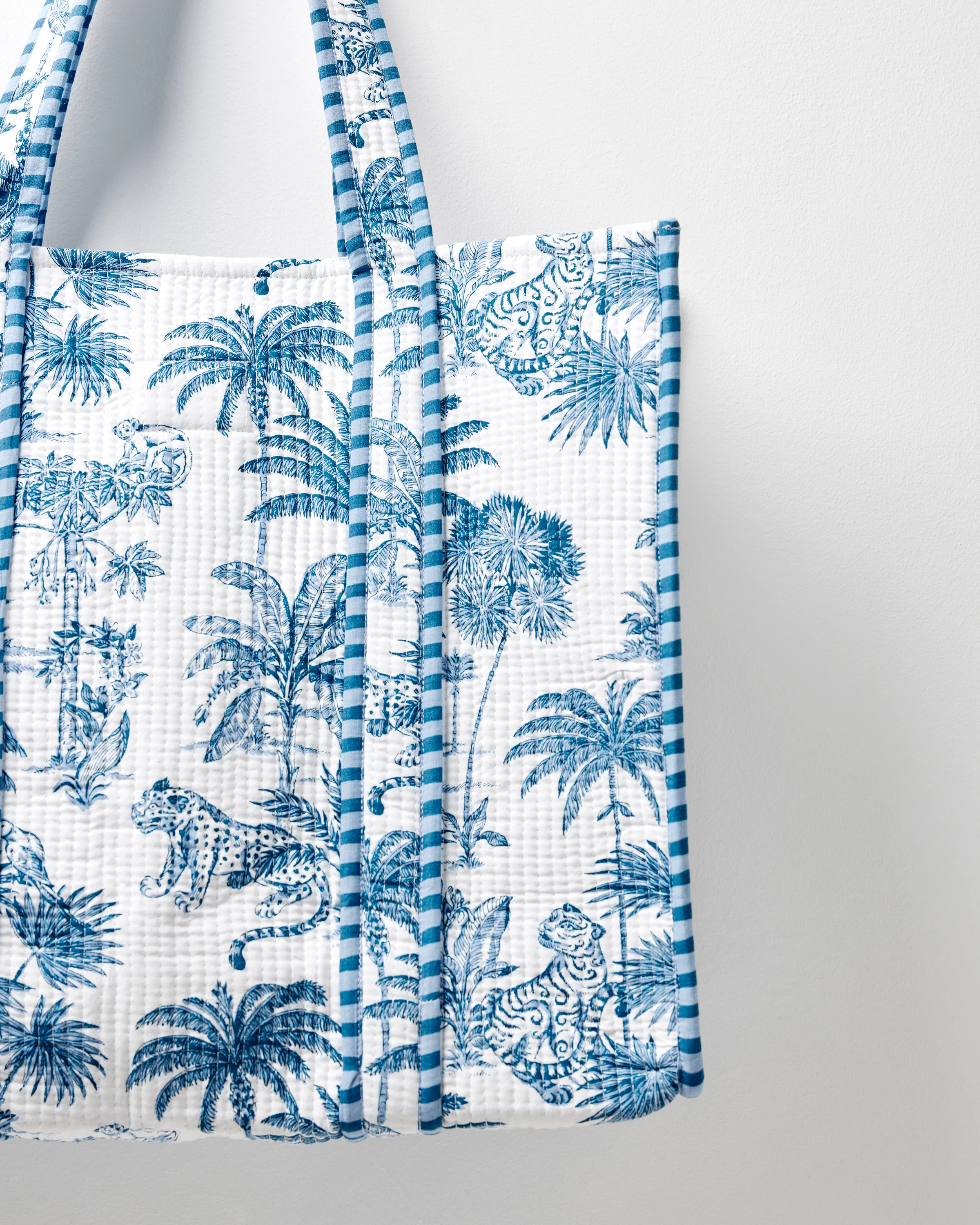 Tropical Toile - Traveler Tote - Cloud - Image 4